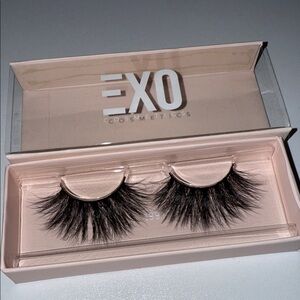 Dramatic Black Lashes-1991